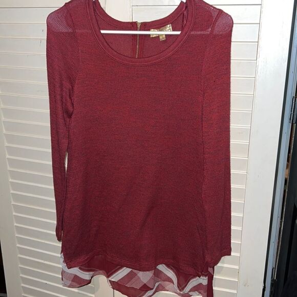 Princess Vera Wang size small longer length sweater with layered detail - Picture 1 of 7